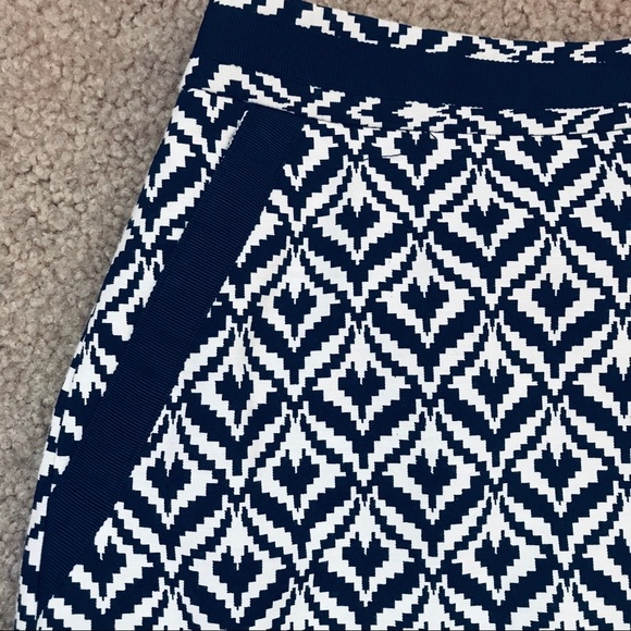 THE LIMITED Navy/White Graphic Pencil Skirt with Pockets size 6 - Picture 3 of 6